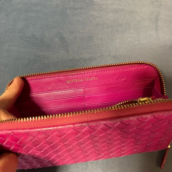 Bottega Veneta Hot Pink Wallet - Picture 4 of 4
